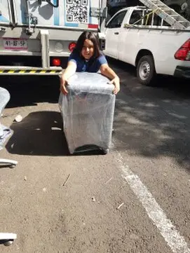 Mobiliario envuelto para mudanza con protección